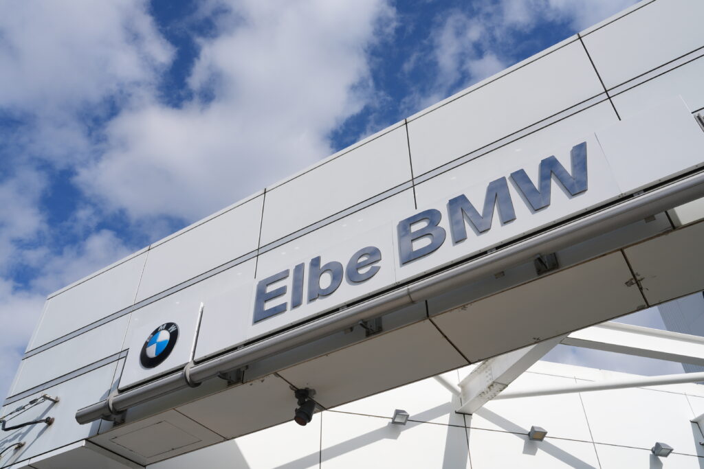 Elbe BMW なんば店 外観